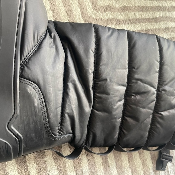 Hunter Black Quilted Boots - Picture 7 of 10